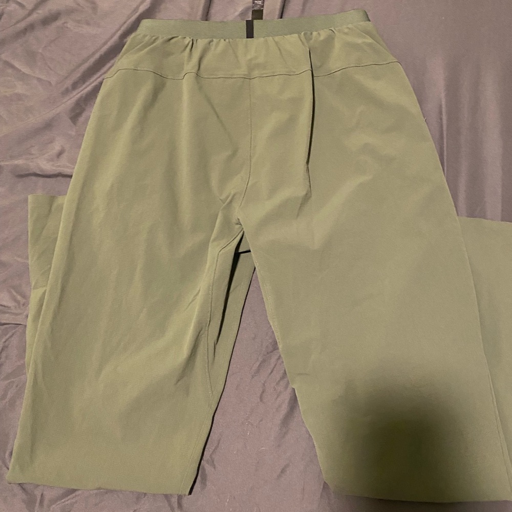 Mens lululemon athletica joggers- olive green